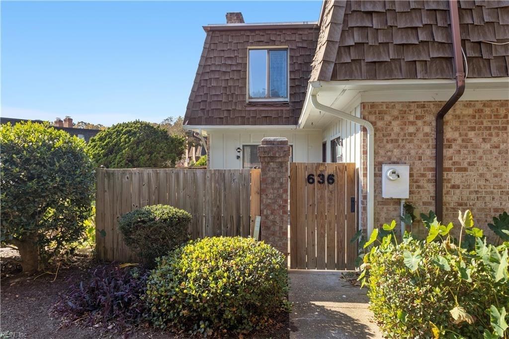 636 Ocean Lakes Dr - Photo 2 of 20
