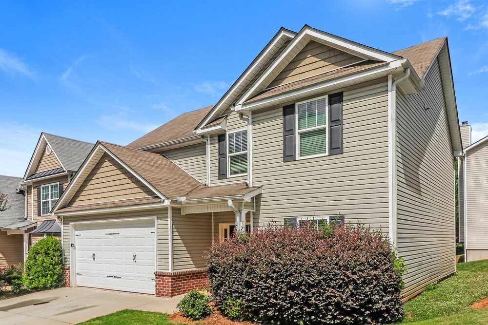 66 Crescent Woode Way - Photo 4 of 17