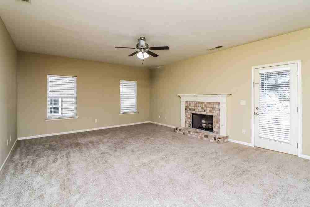 66 Crescent Woode Way - Photo 5 of 17