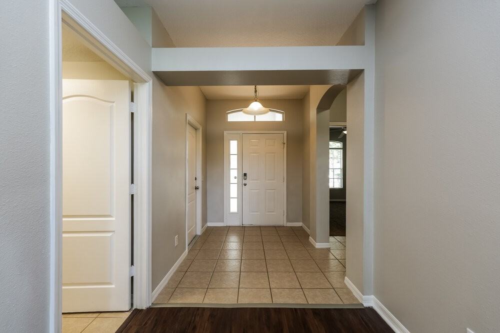 6748 Monarch Park Dr - Photo 3 of 16