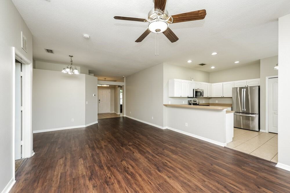 6748 Monarch Park Dr - Photo 4 of 16