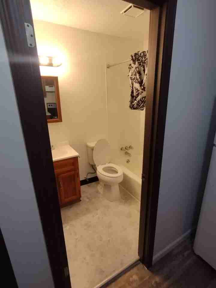 Welcome home to commercial blvd - Photo 4 of 14