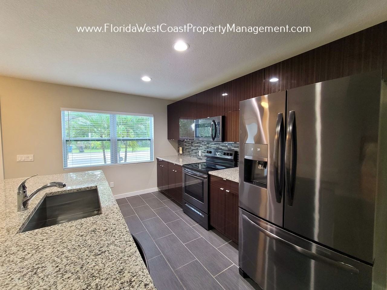 2880 S Shade Ave - Photo 2 of 24