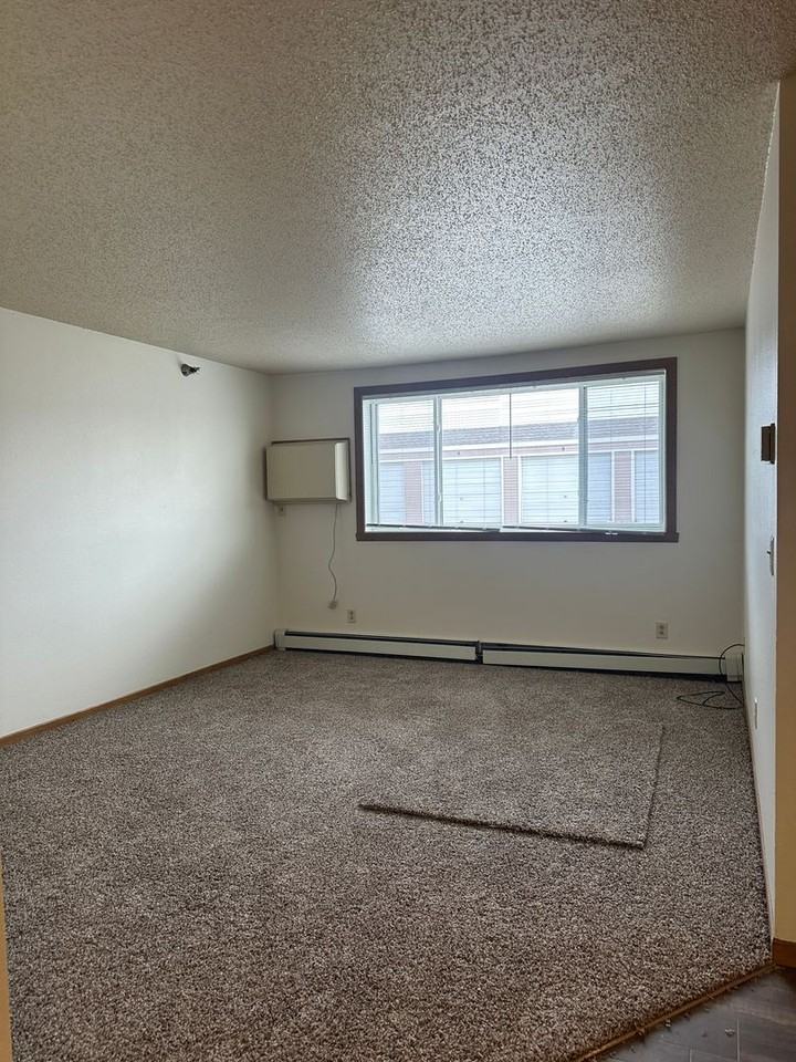 Eastwood 1212 - Photo 7 of 10