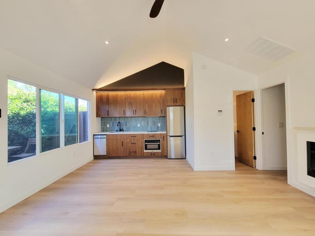 1148 N Genesee Ave - Photo 3 of 8