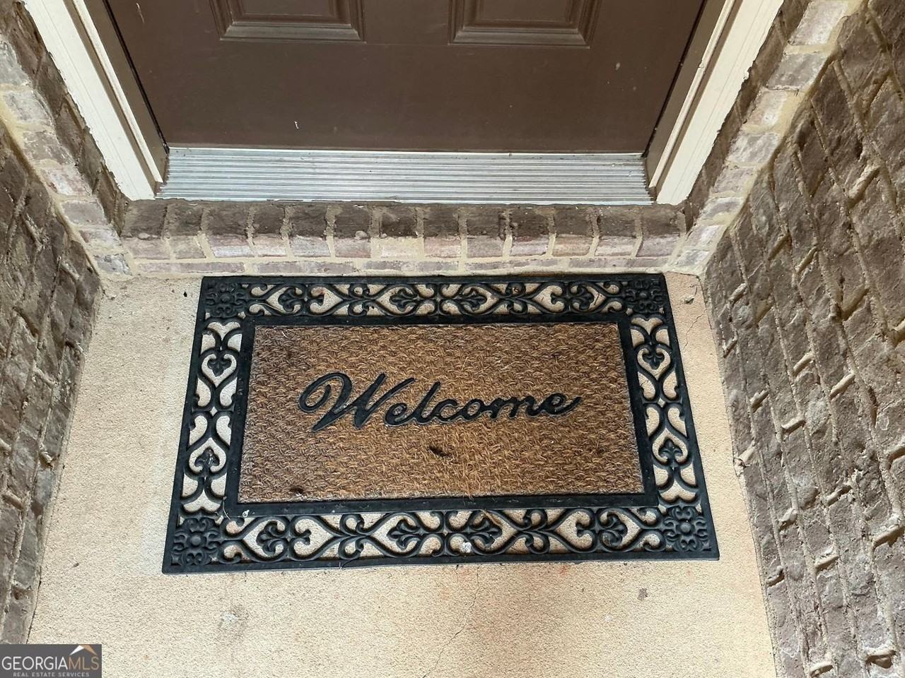 1205 Pebble Rock Rd - Photo 2 of 32