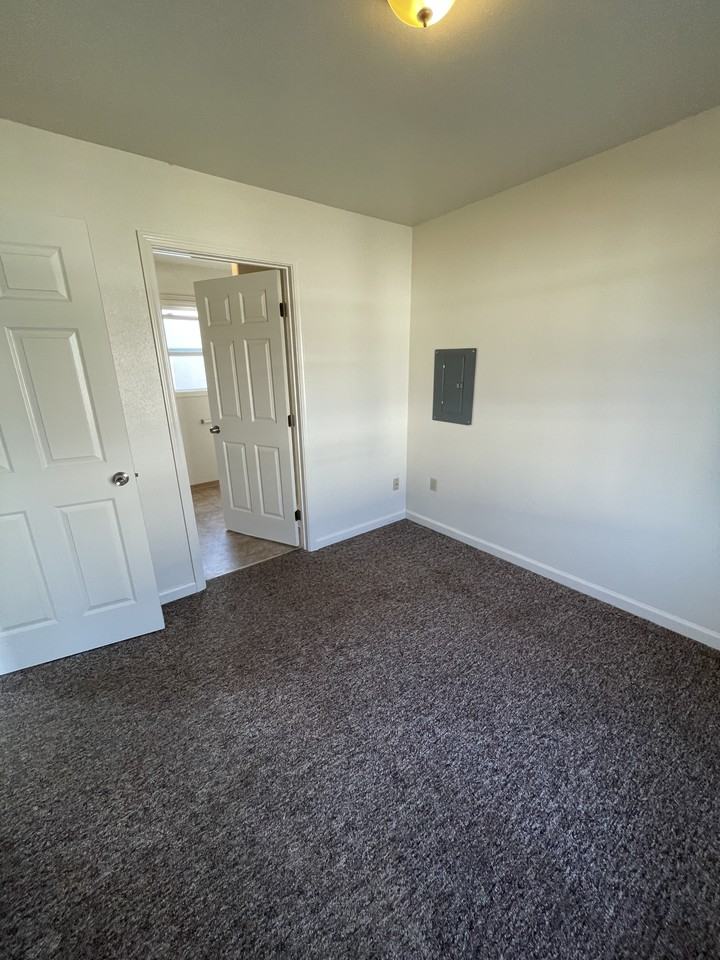 1076 Samoa Blvd #1