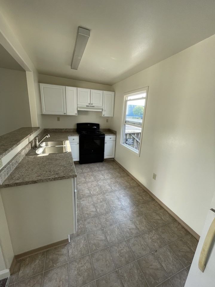 1076 Samoa Blvd #1 - Photo 3 of 14