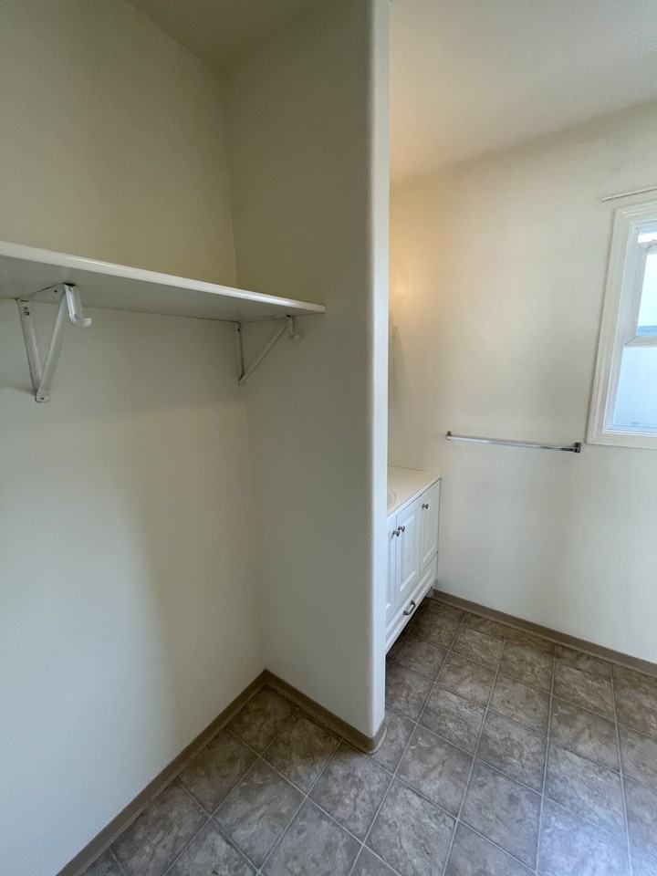 1076 Samoa Blvd #1 - Photo 4 of 14