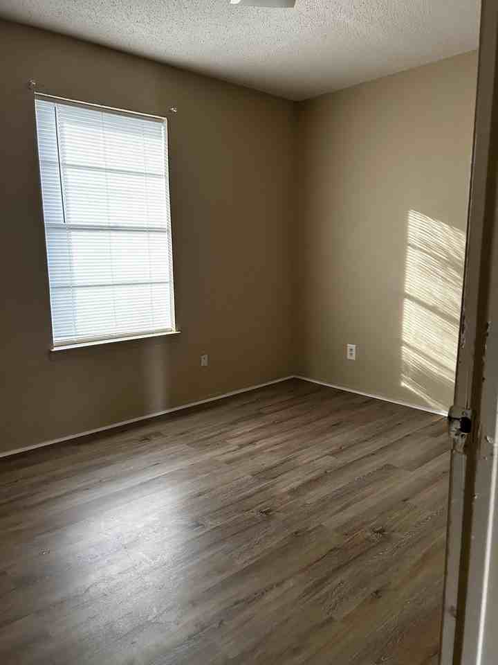 305 E Reagan Rd #A - Photo 5 of 7