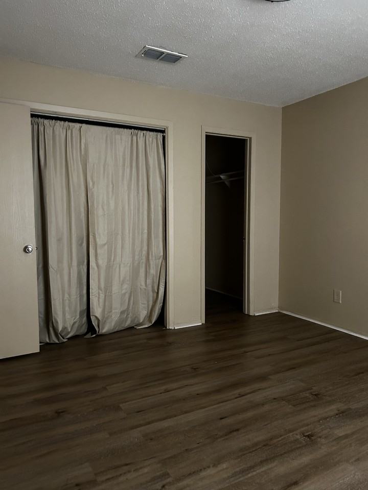 305 E Reagan Rd #A - Photo 6 of 7