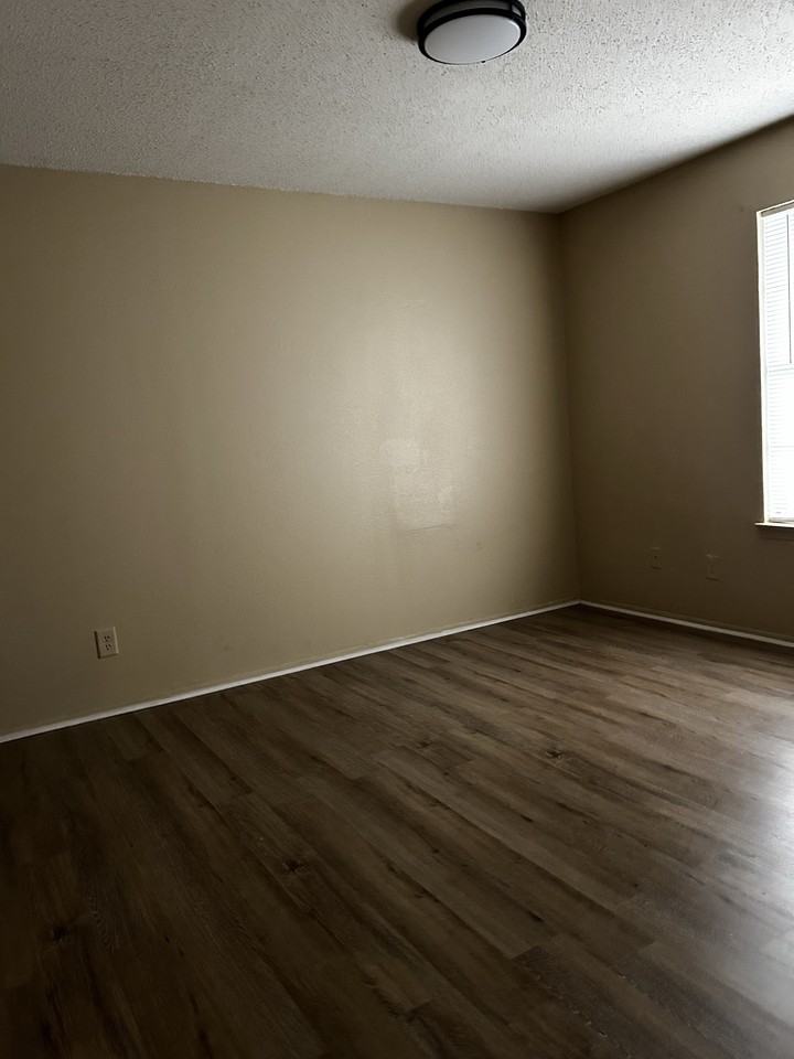 305 E Reagan Rd #A - Photo 7 of 7