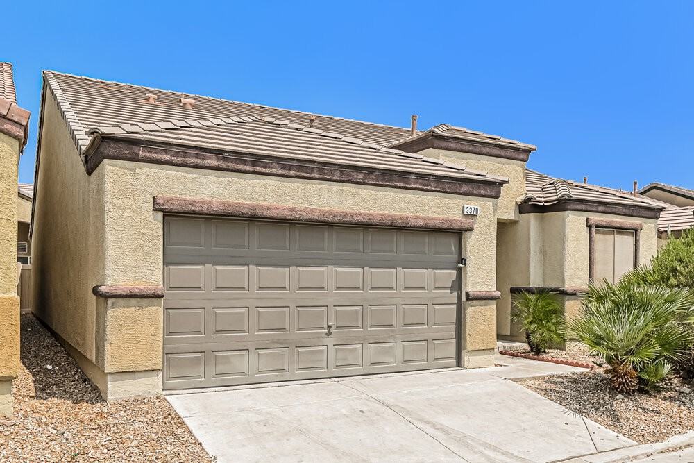 3370 Wasatch Cedars St - Photo 3 of 16
