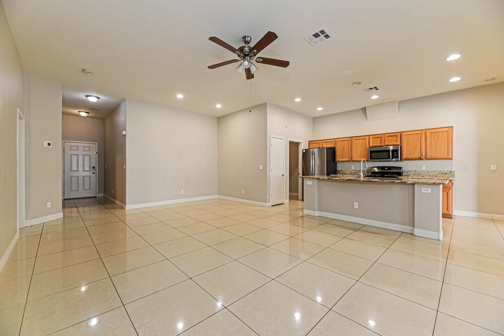 3370 Wasatch Cedars St - Photo 4 of 16