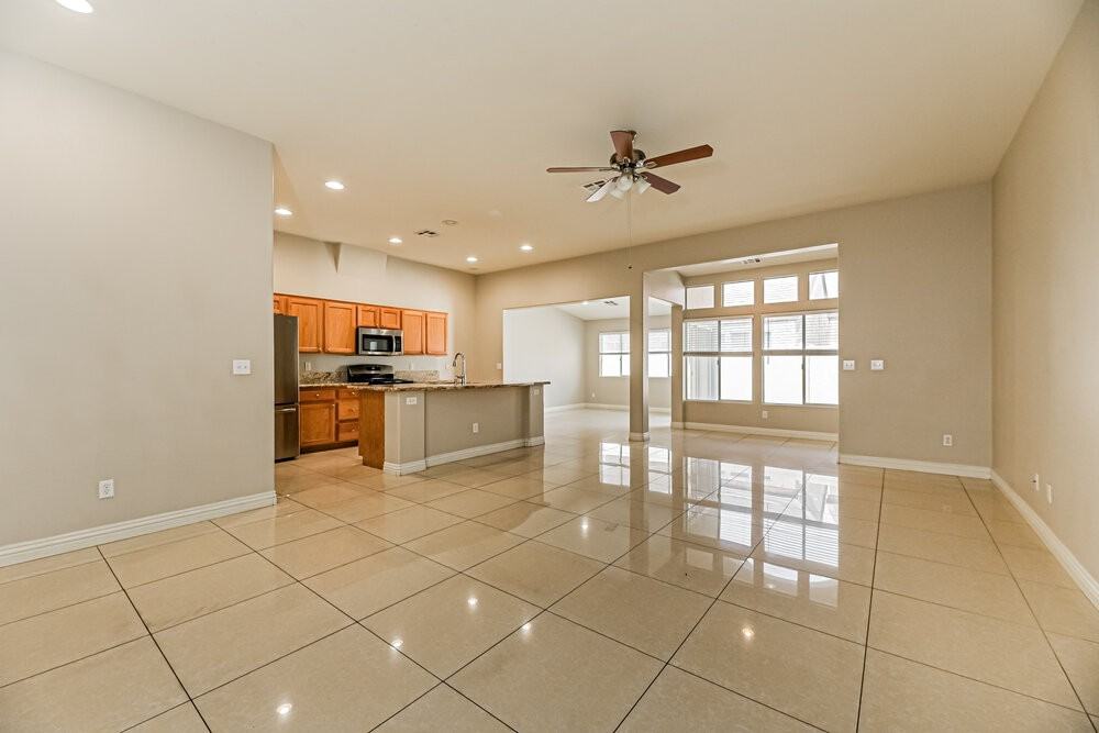 3370 Wasatch Cedars St - Photo 5 of 16