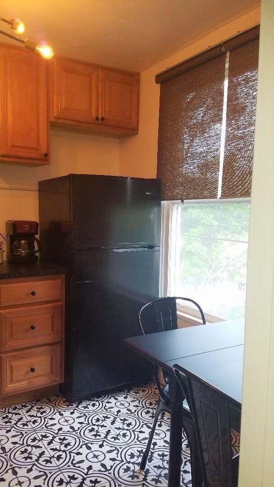 2853 Hawthorn St - Photo 2 of 31