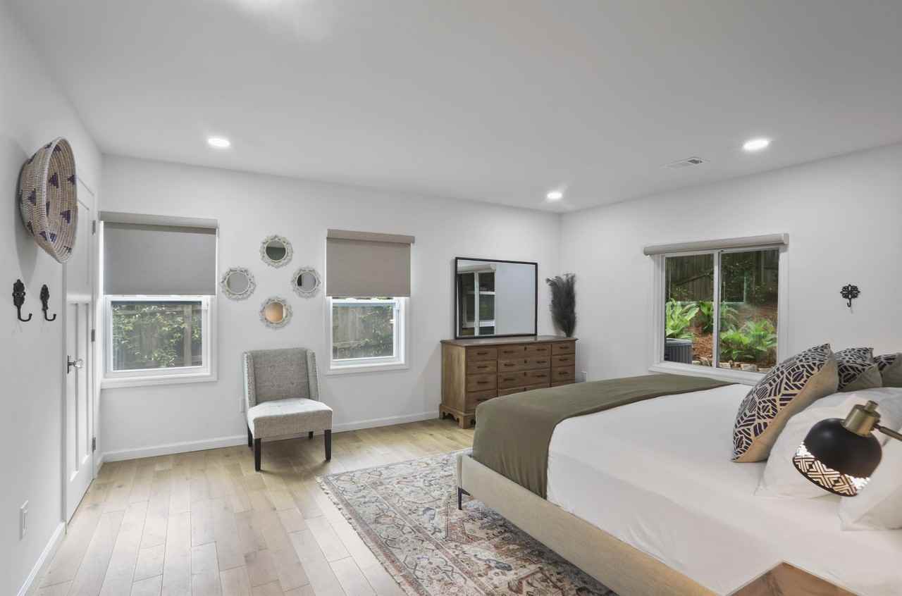 1315 Normandy Dr Ne - Photo 2 of 24