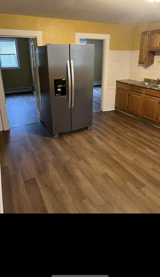 9 Bay St #9 - Photo 3 of 11