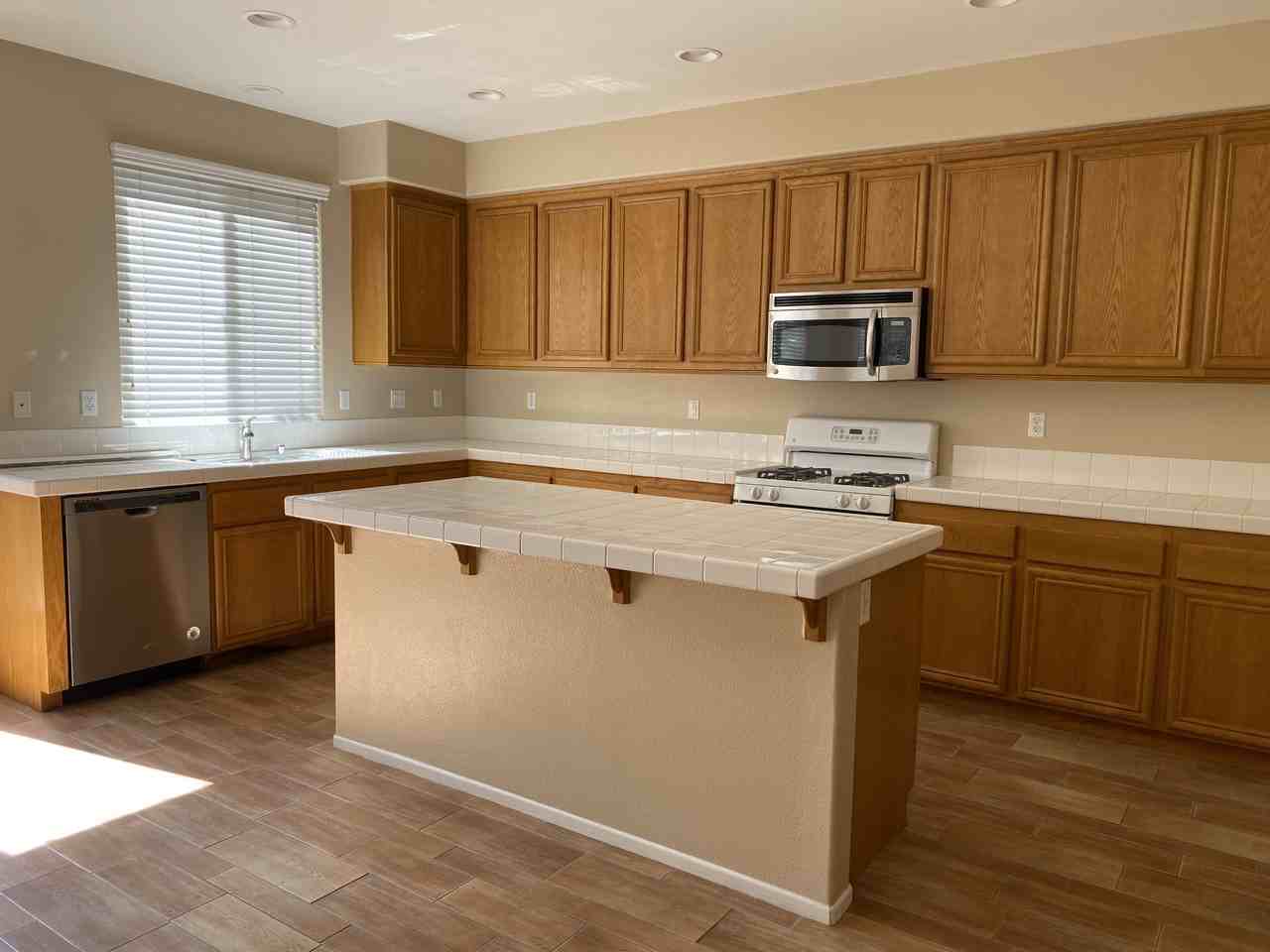 29000 Newport Rd #NA - Photo 7 of 25