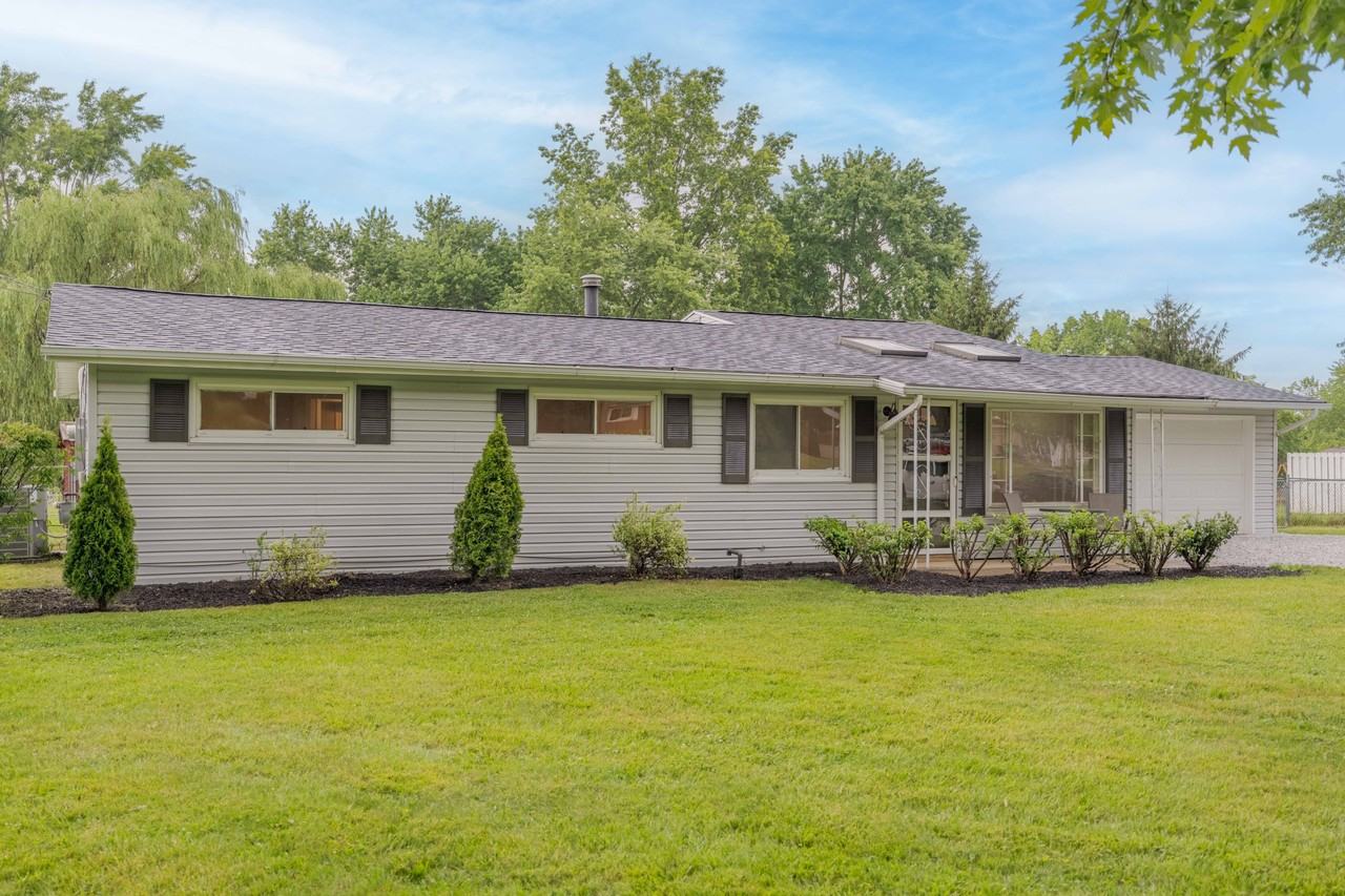 2057 Gates Ave #NA - Photo 2 of 32