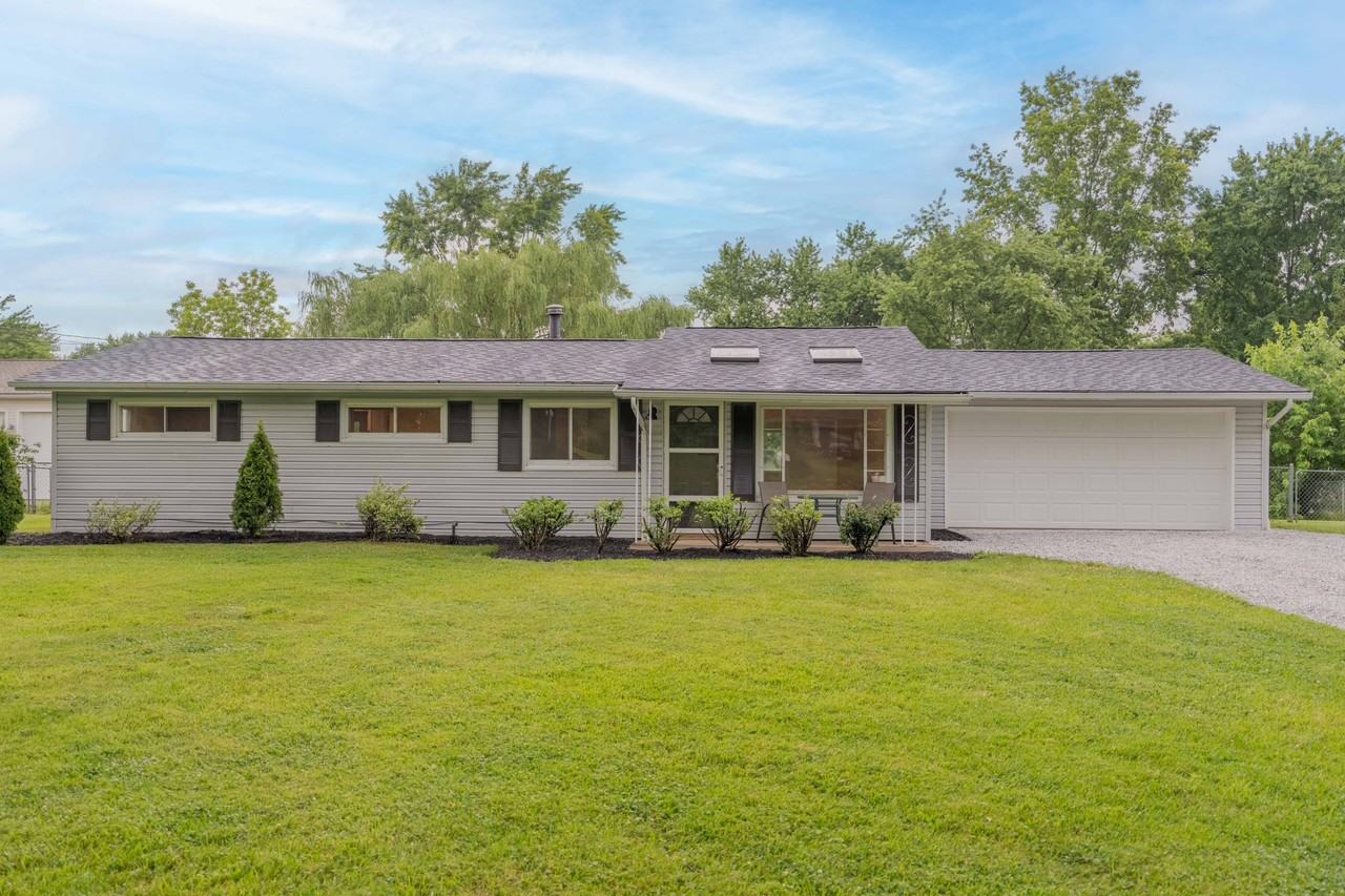 2057 Gates Ave #NA - Photo 3 of 32