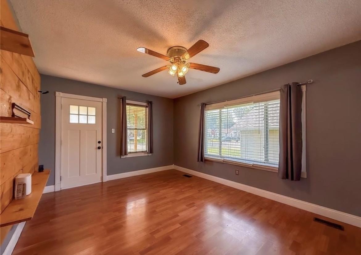 803 Valentine St #NA - Photo 3 of 12