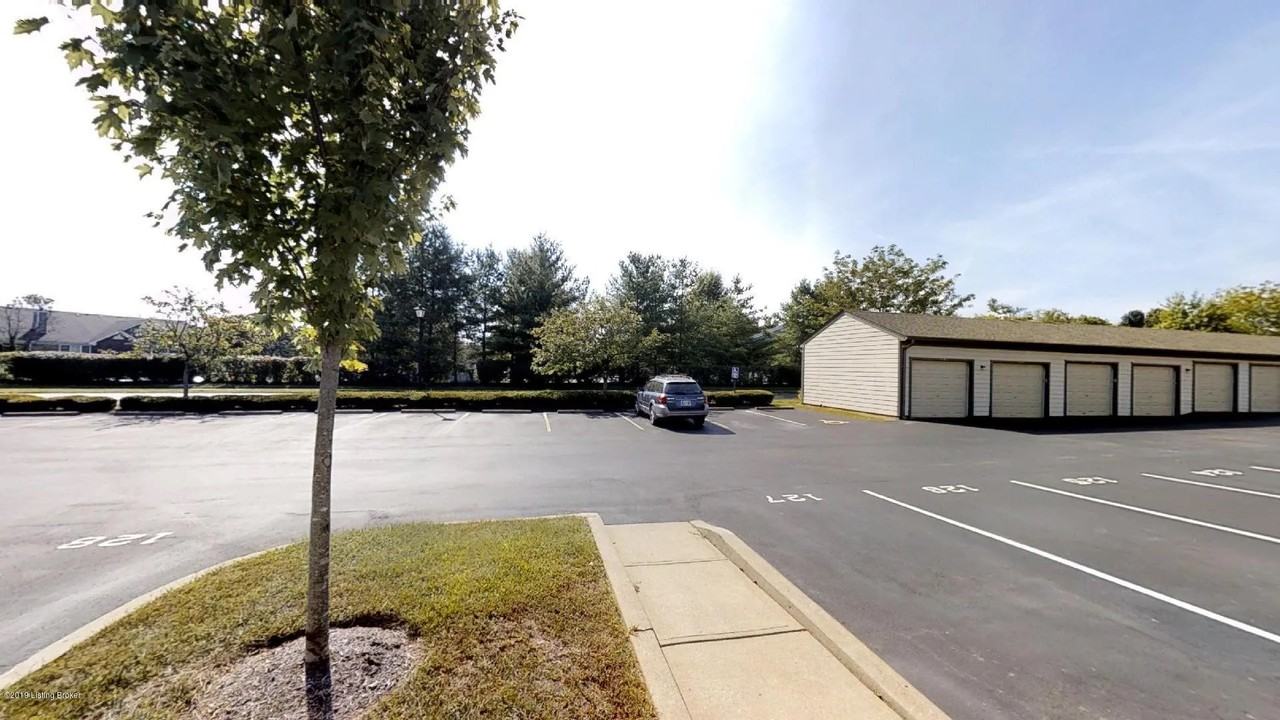 10405 Trotters Pointe Dr #204 - Photo 3 of 44