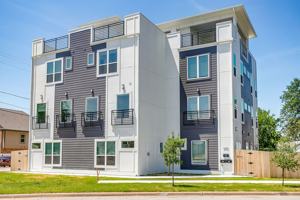 featured image of 2400 Benbrook Dr