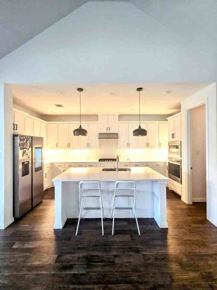 536 Cedarwood St - Photo 3 of 20