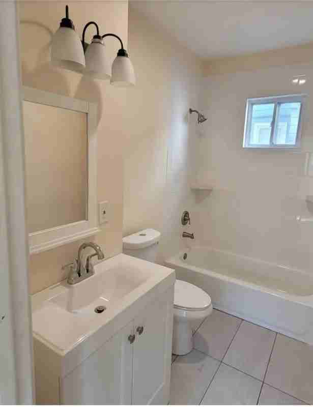 50 1/2 Annawan St - Photo 2 of 9