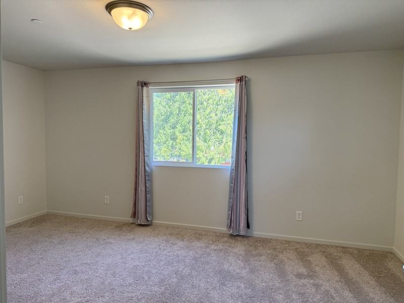 4368 71st Dr Ne - Photo 3 of 20