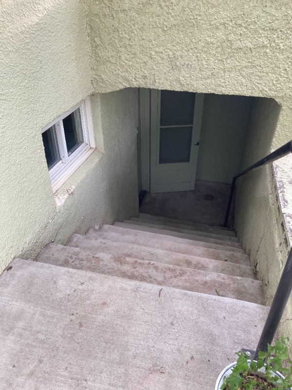 619 E Plum St #B - Photo 2 of 14