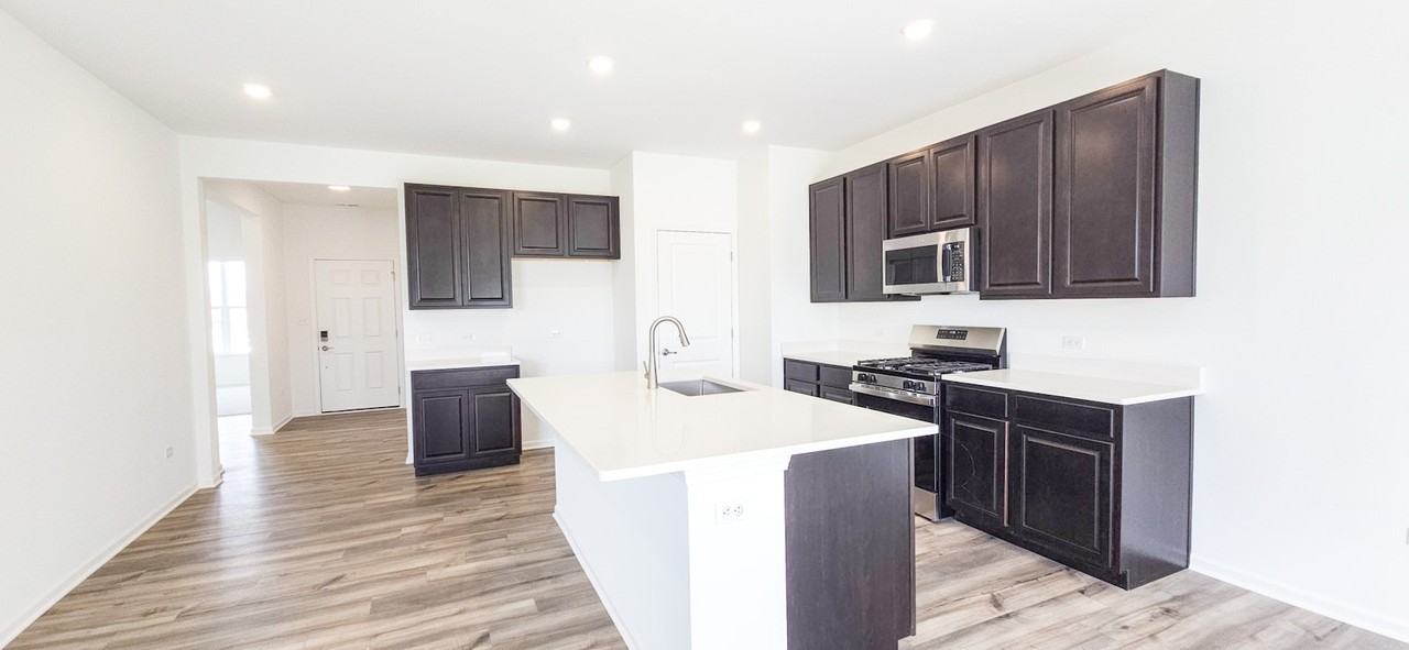 3655 Chadwick Street - Photo 4 of 16