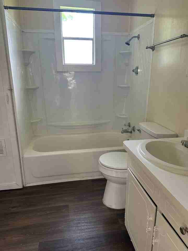 120 Roosevelt Cir - Photo 5 of 11