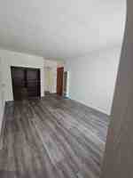 featured image of 409 E Harvard St