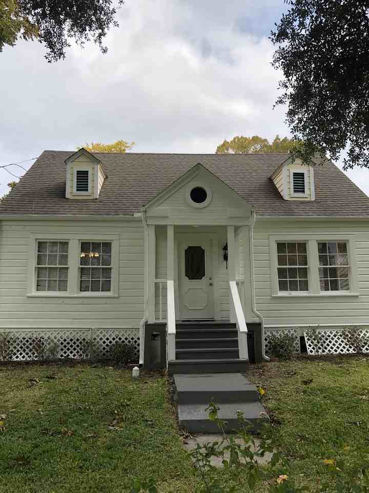 1803 Avenue P - Photo 2 of 33