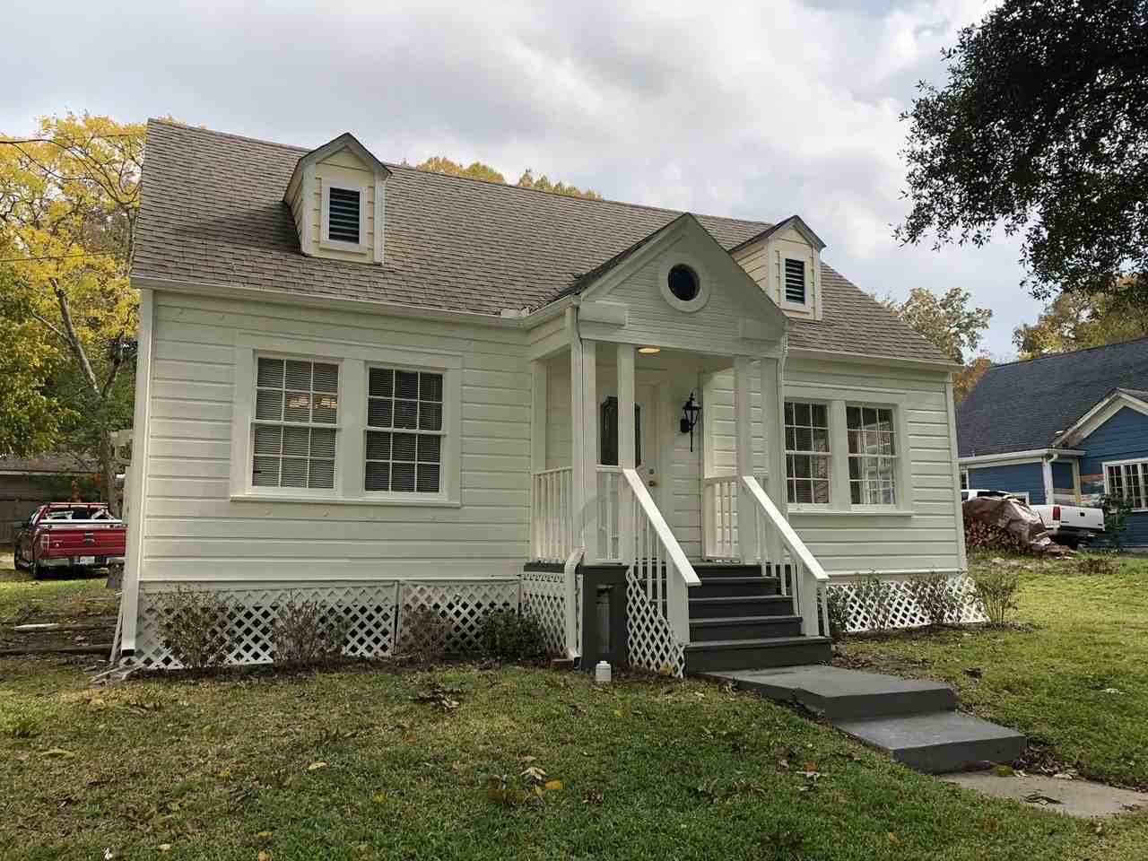 1803 Avenue P - Photo 4 of 33