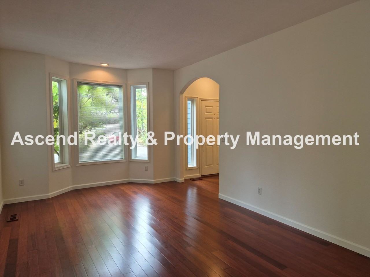 17359 Ashley Ct - Photo 2 of 25