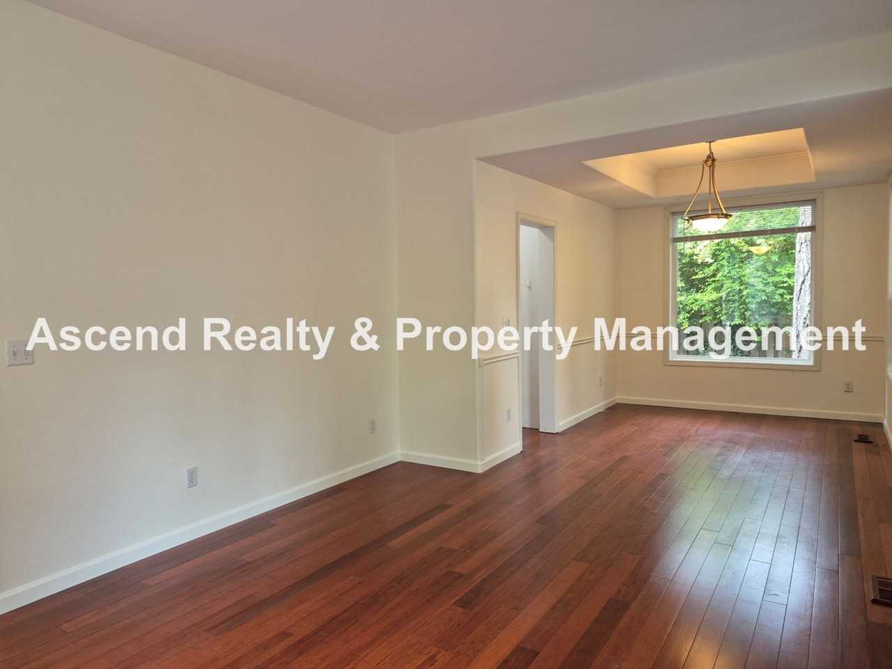 17359 Ashley Ct - Photo 3 of 25