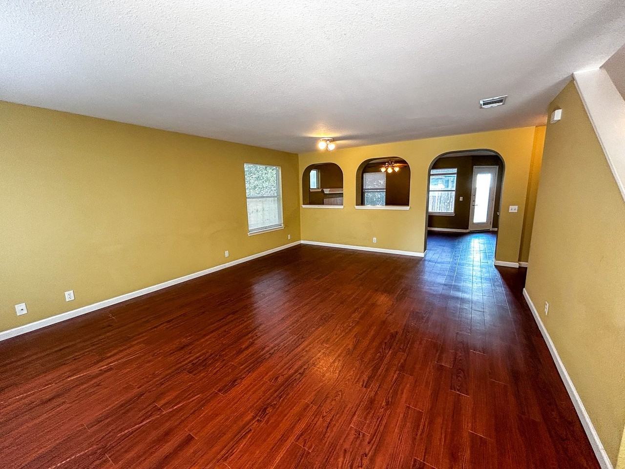 113 Orange Tree Lane - Photo 3 of 28