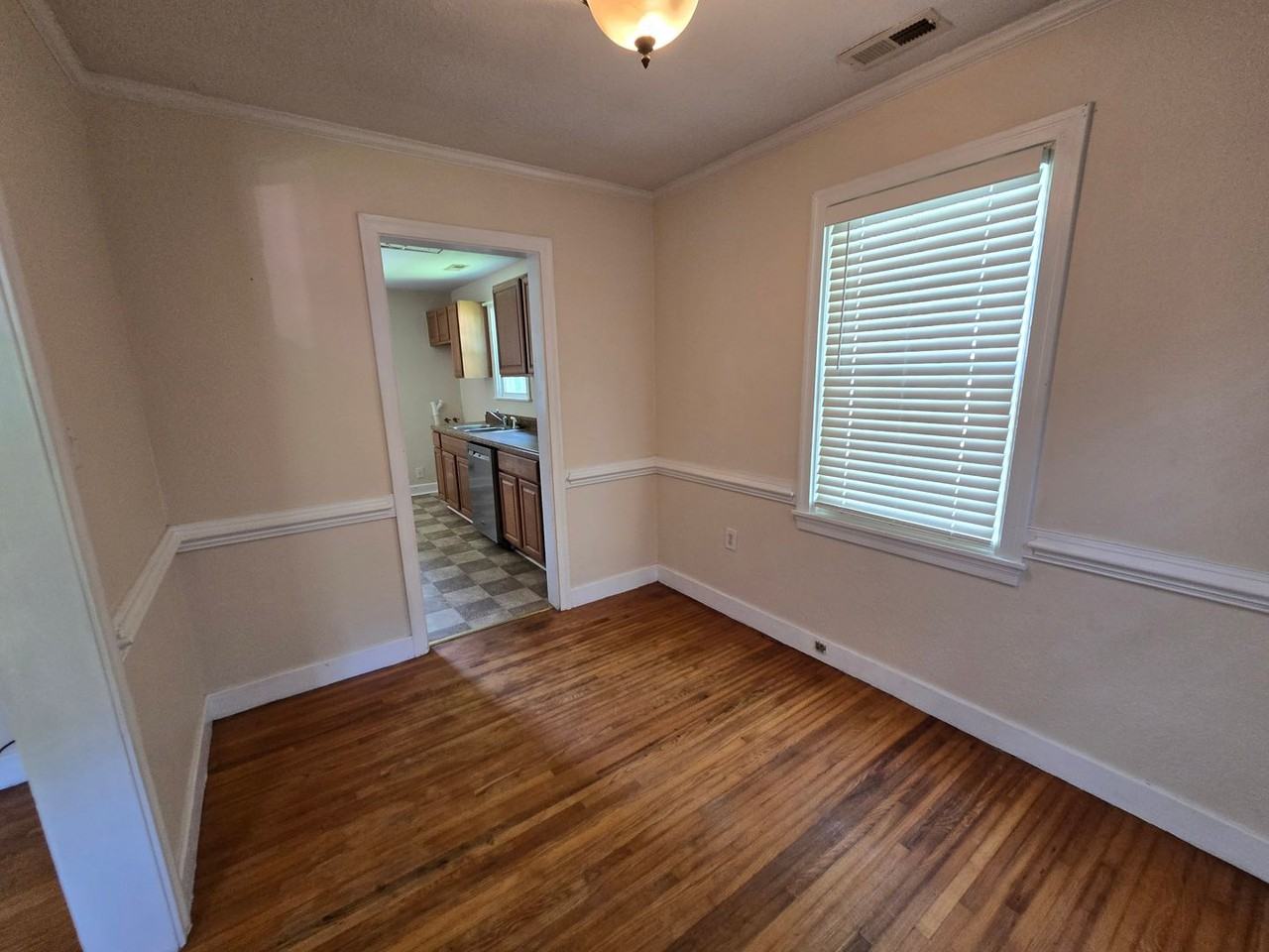 1105 E Williams Cir - Photo 3 of 8