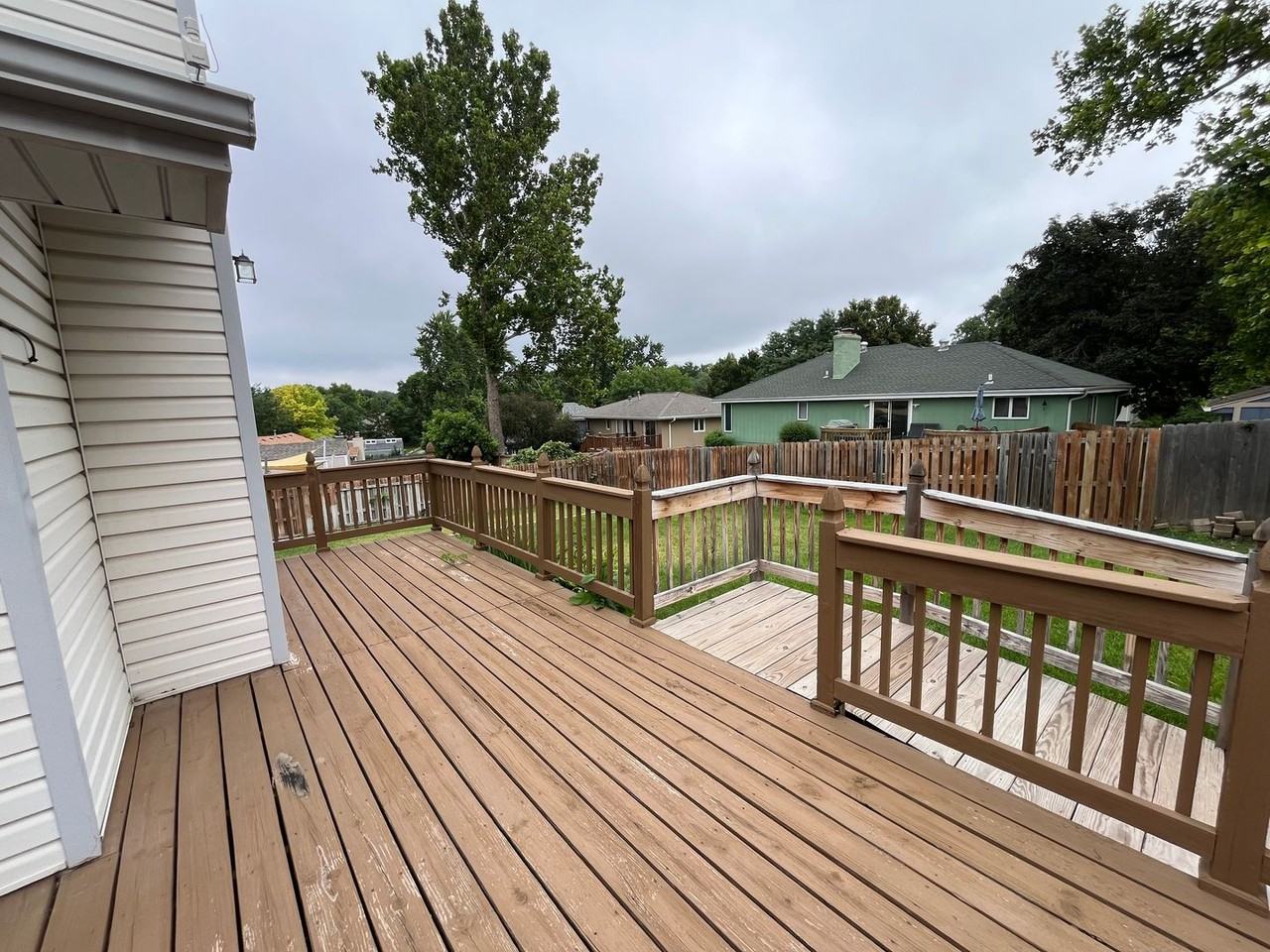 705 S 153rd Cir - Photo 3 of 14