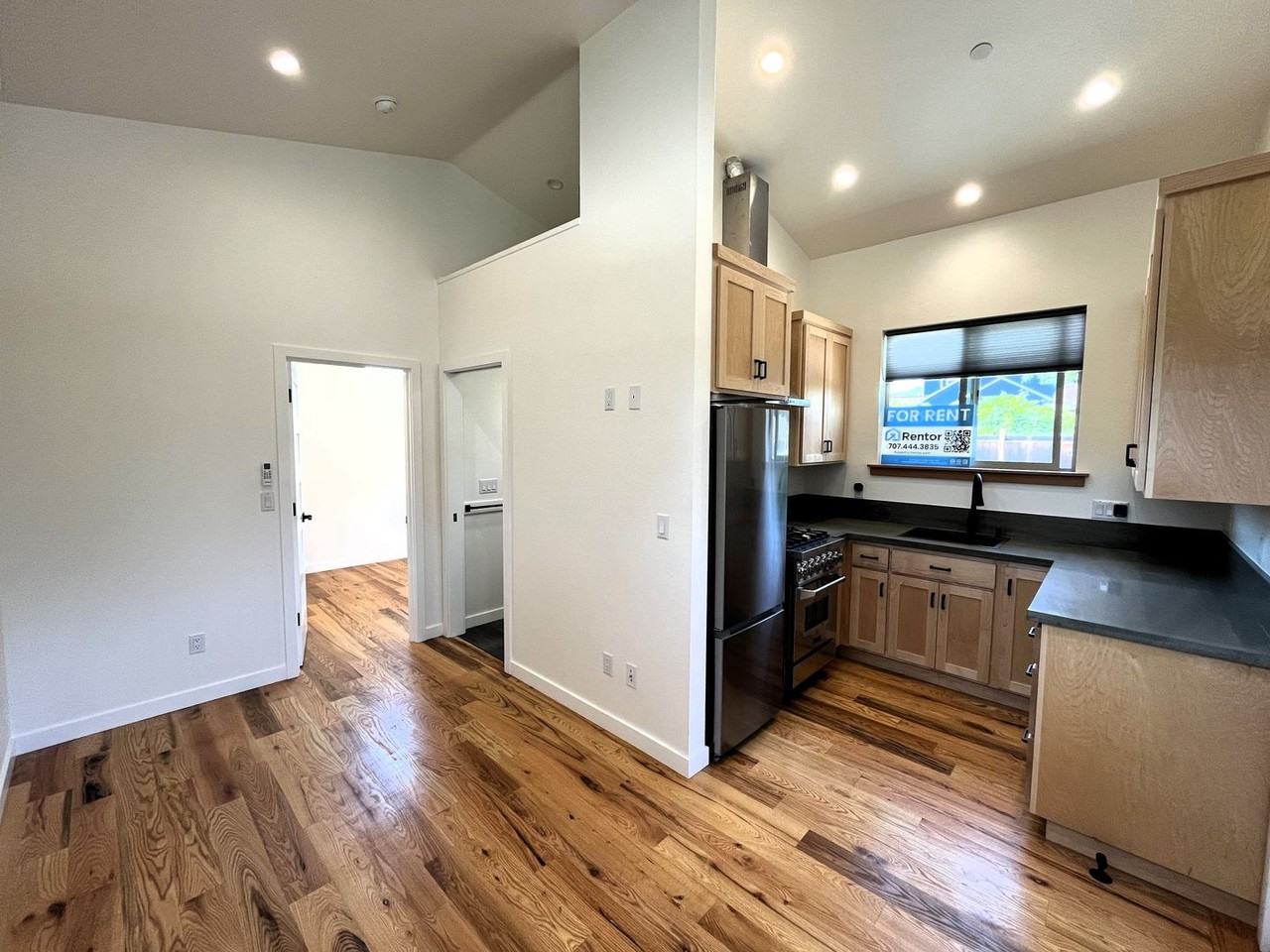 530 I St - Photo 5 of 13