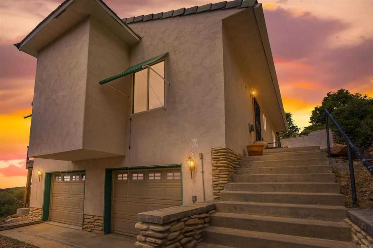 7430 Millwood Rd - Photo 3 of 38