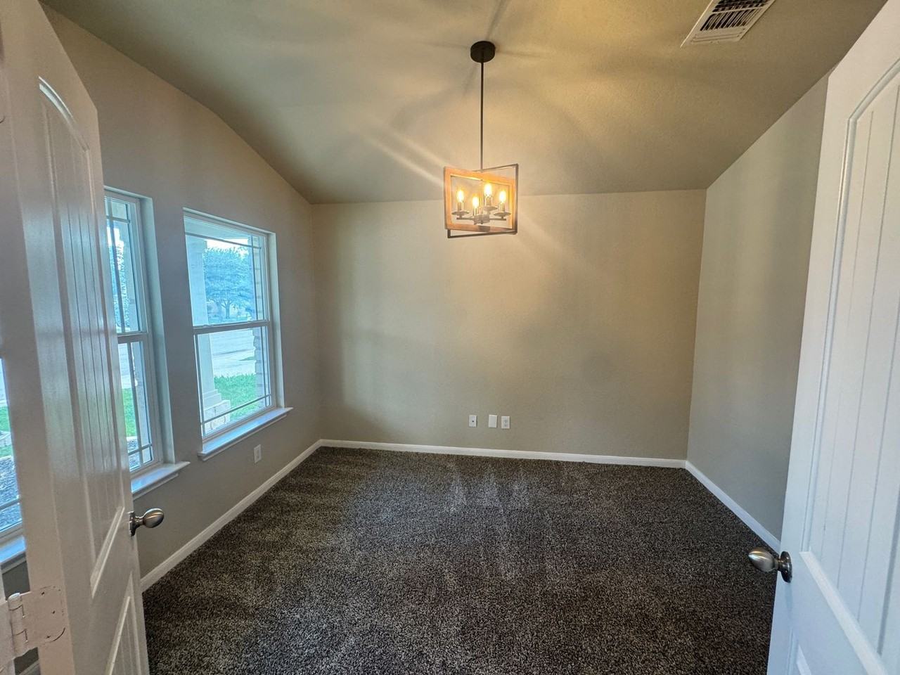 767 Spectrum Dr - Photo 6 of 27