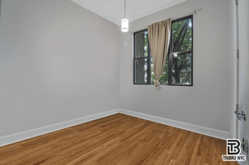 3462 10th St - Photo 5 of 6