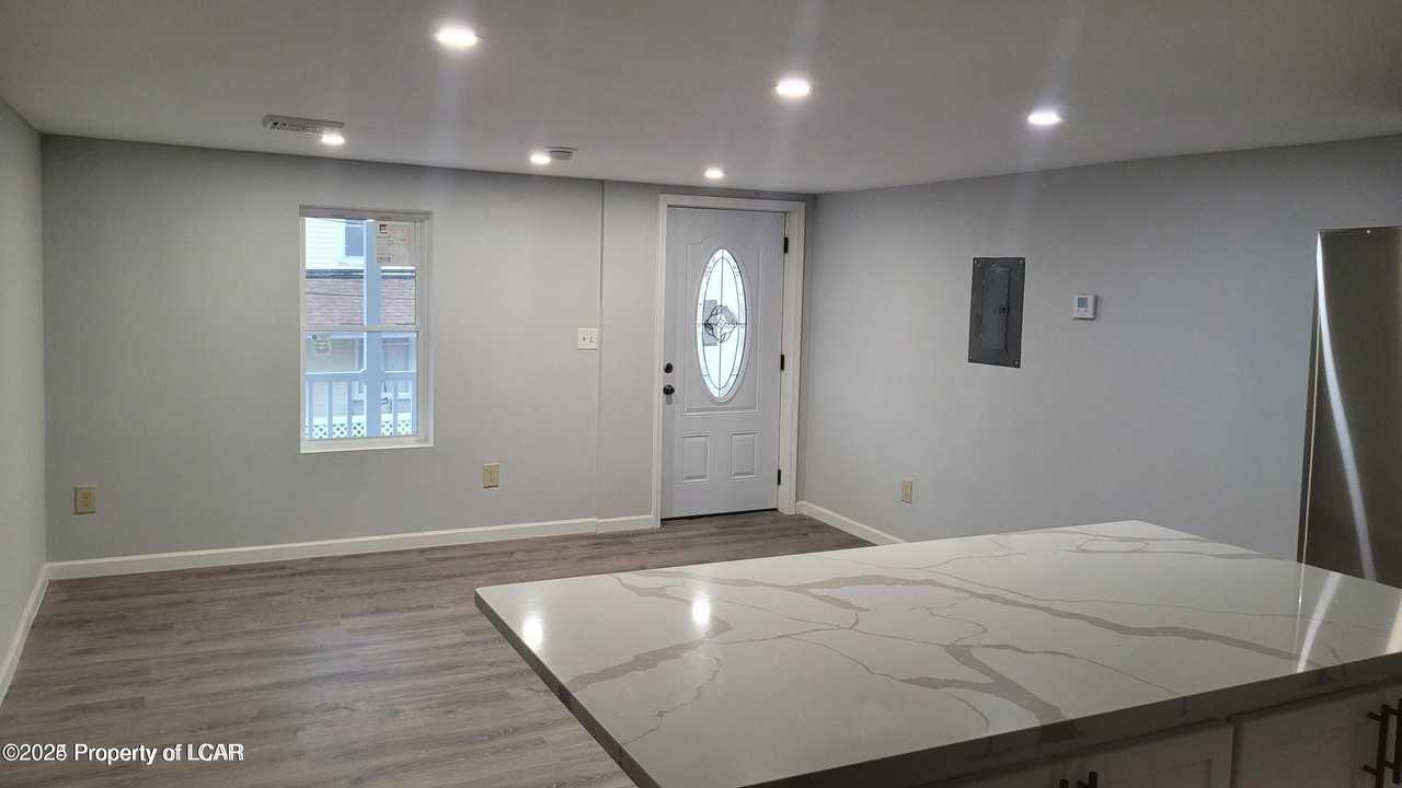 26 Dexter St - Photo 3 of 8