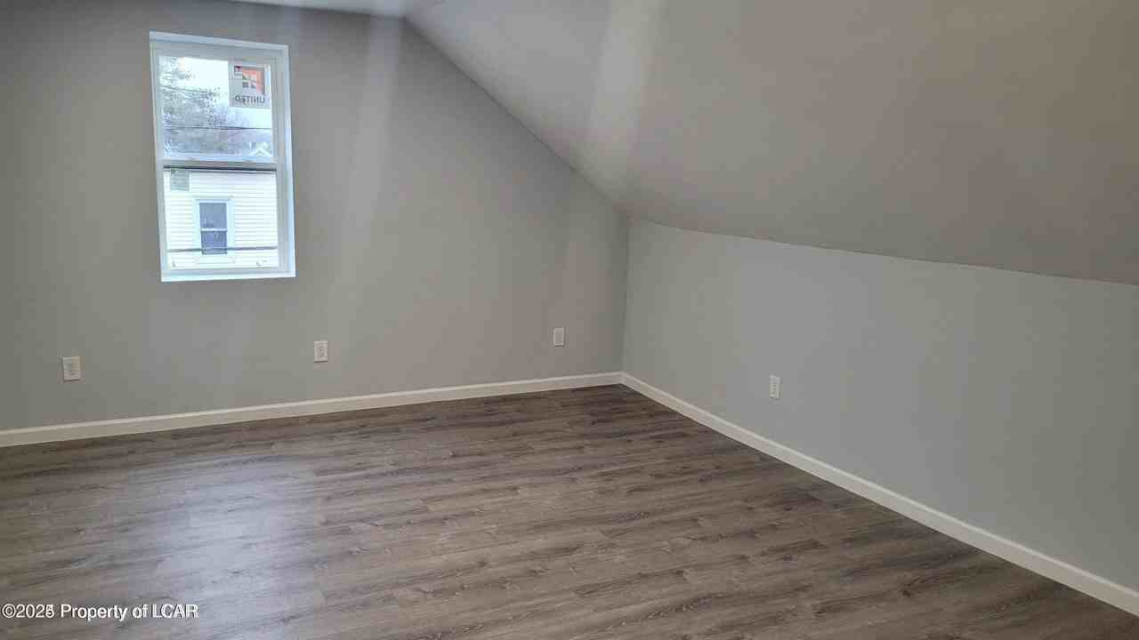 26 Dexter St - Photo 6 of 8