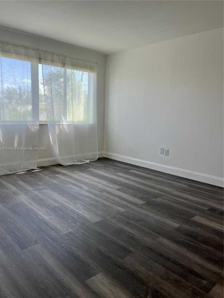 14830 Naranja Lakes Blvd #A4B - Photo 4 of 10