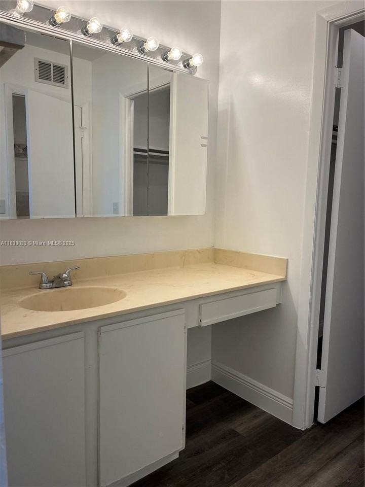 14830 Naranja Lakes Blvd #A4B - Photo 7 of 10